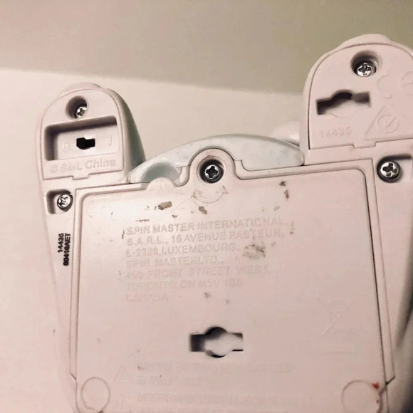 Spin Master Zoomer Hungry Bunnies Shreddy  White Interactive Bunny Rabbit - Picture 12 of 15